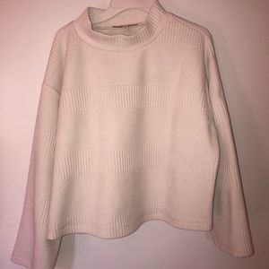 Mod & Boxy off-white t/sweatshirt